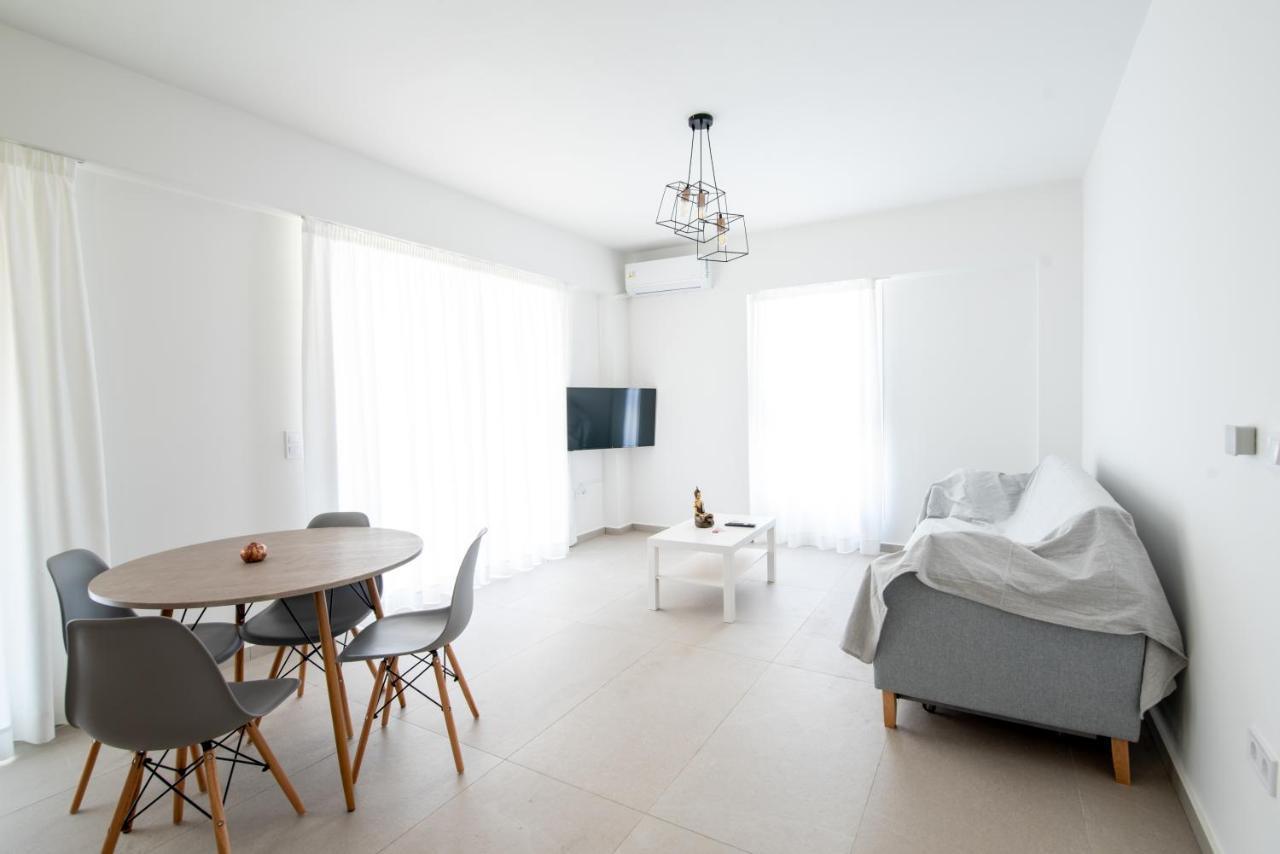 Ennea Suites-Flame Suite Flambouras ภายนอก รูปภาพ